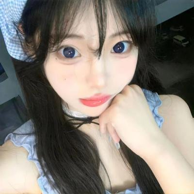 绿衣女子
